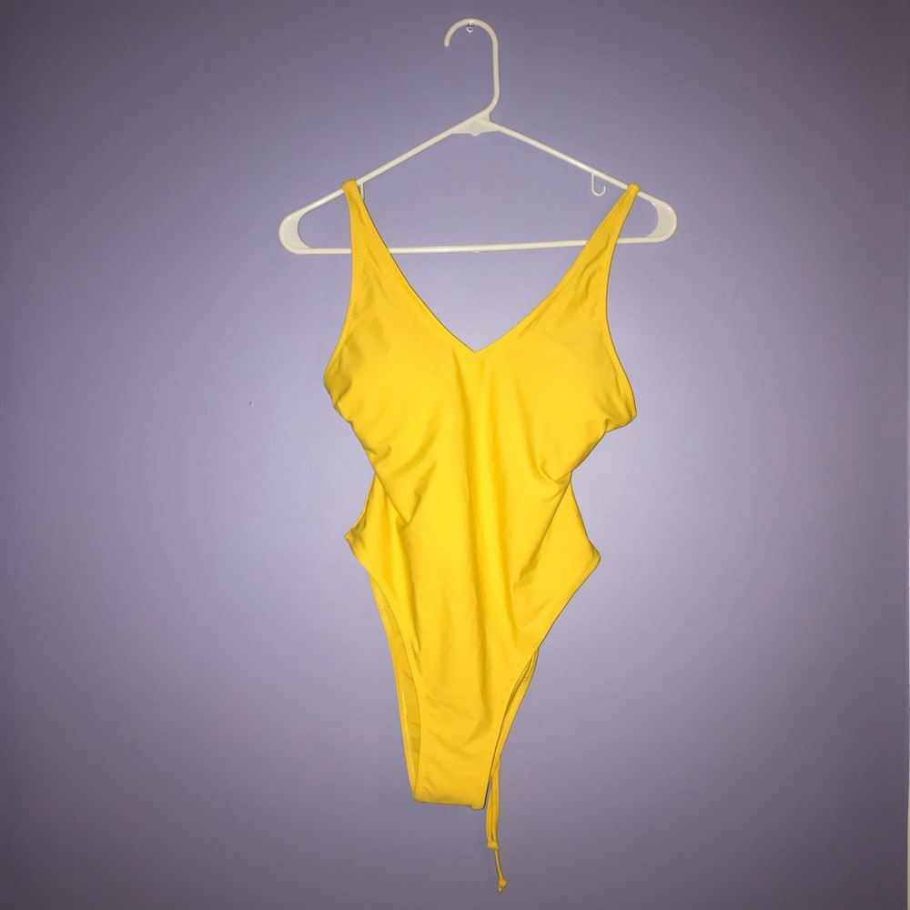 Plunging One Piece Tie Back